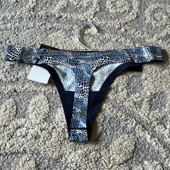 SEVEN Maidenform thongs, size S NWT! - Picture 3 of 4